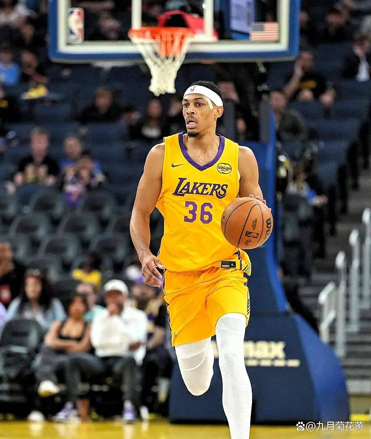 离赛场, 篮板和, 视频来看 离赛场, 篮板和, 视频来看