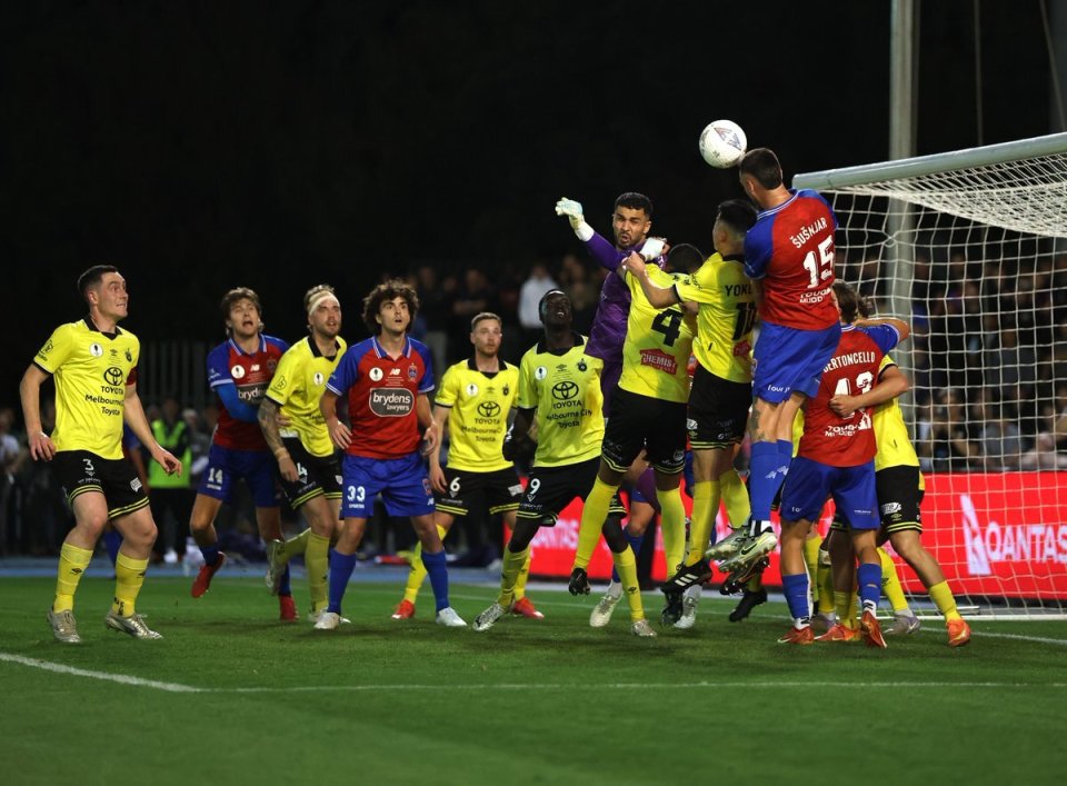 vTs, inews, 足总比赛中 vTs, inews, 足总比赛中